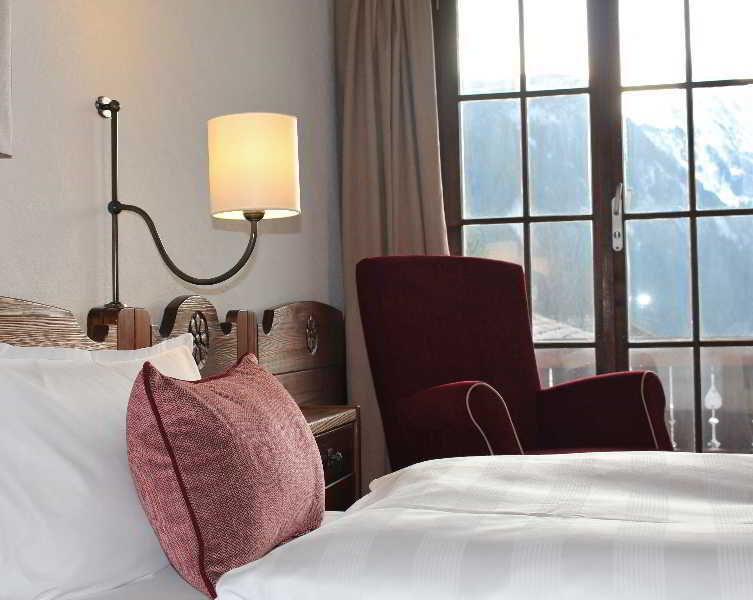 Huus Gstaad Hotel Saanen Exterior foto